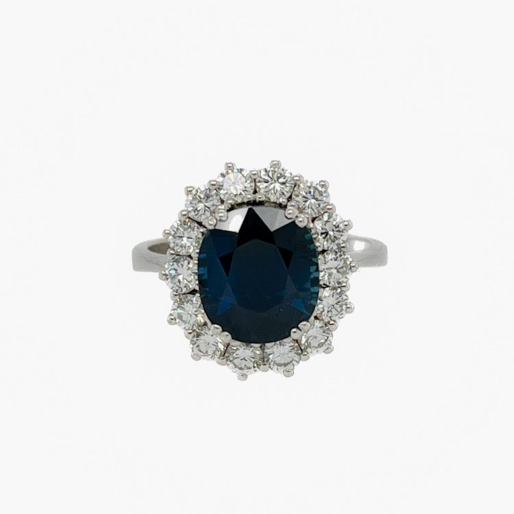 Saphir Ring mit Brillanten