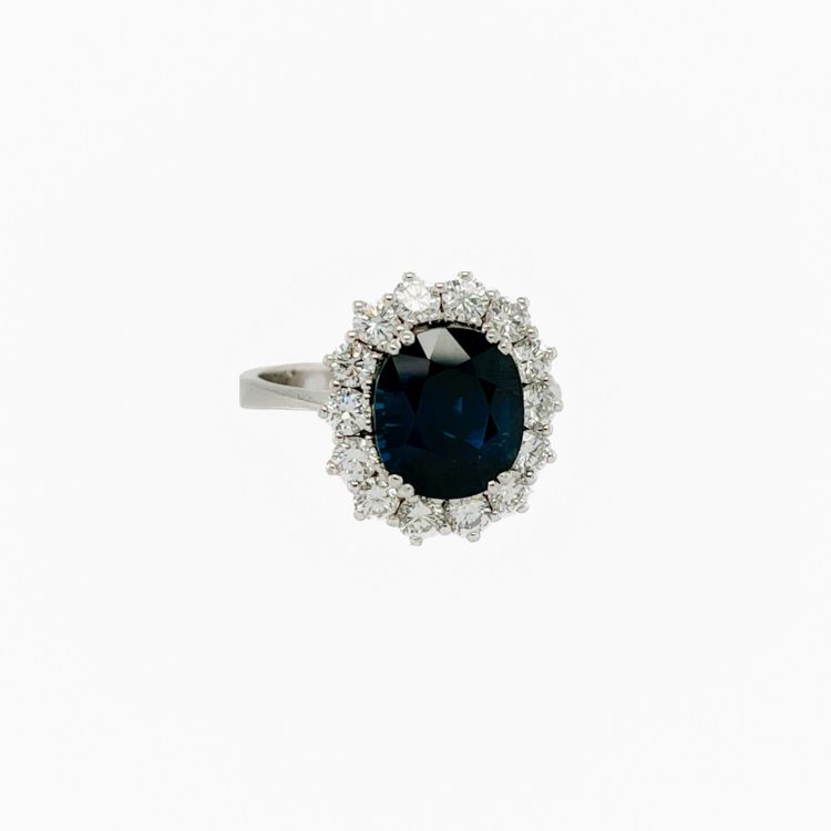 Saphir Ring mit Brillanten